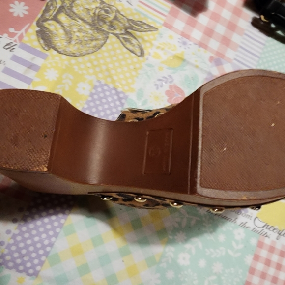 Cheeta print clogs size 7 ½ - Picture 3 of 4